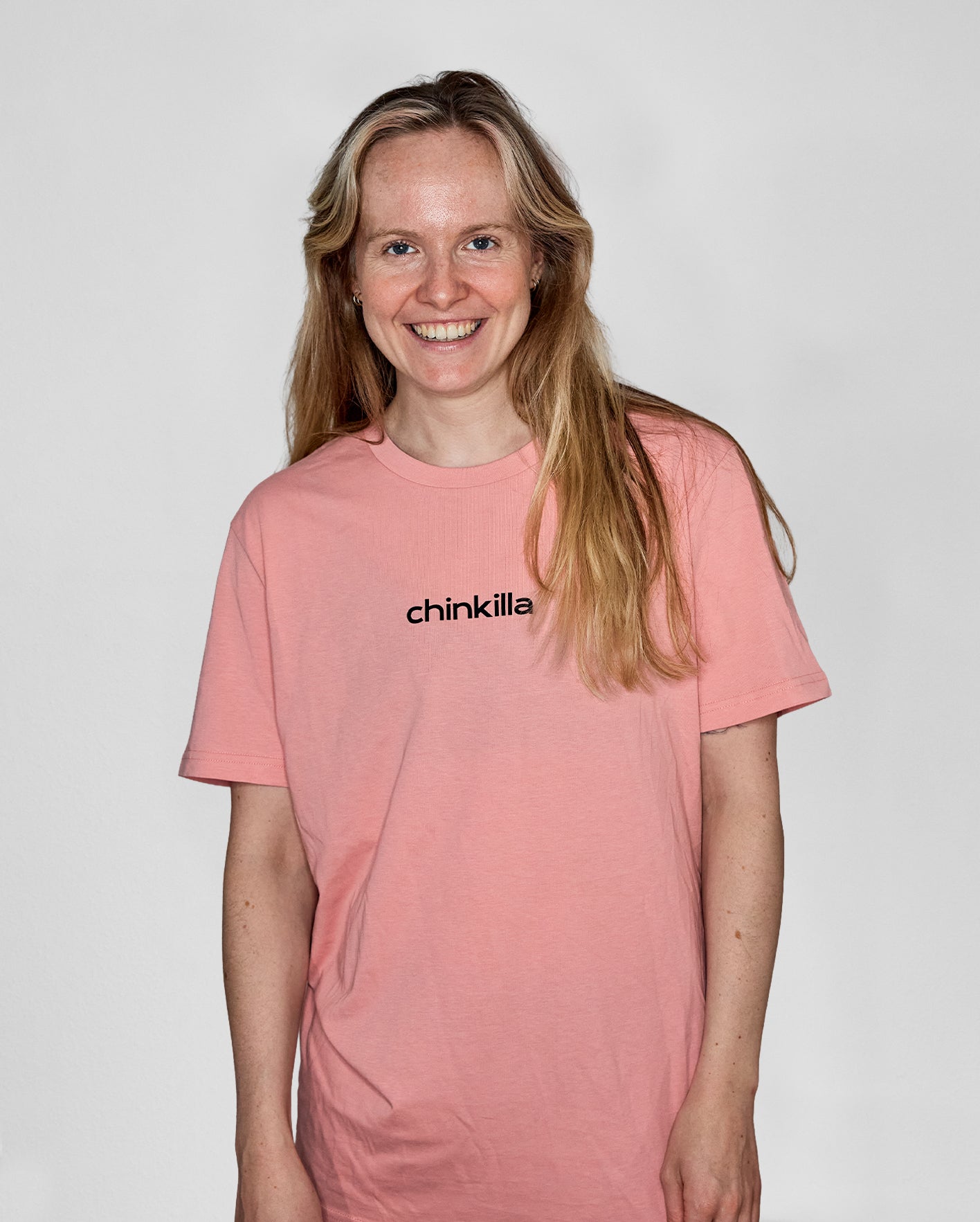 "chinkilla x meerkatsu" Unisex T-Shirt - White