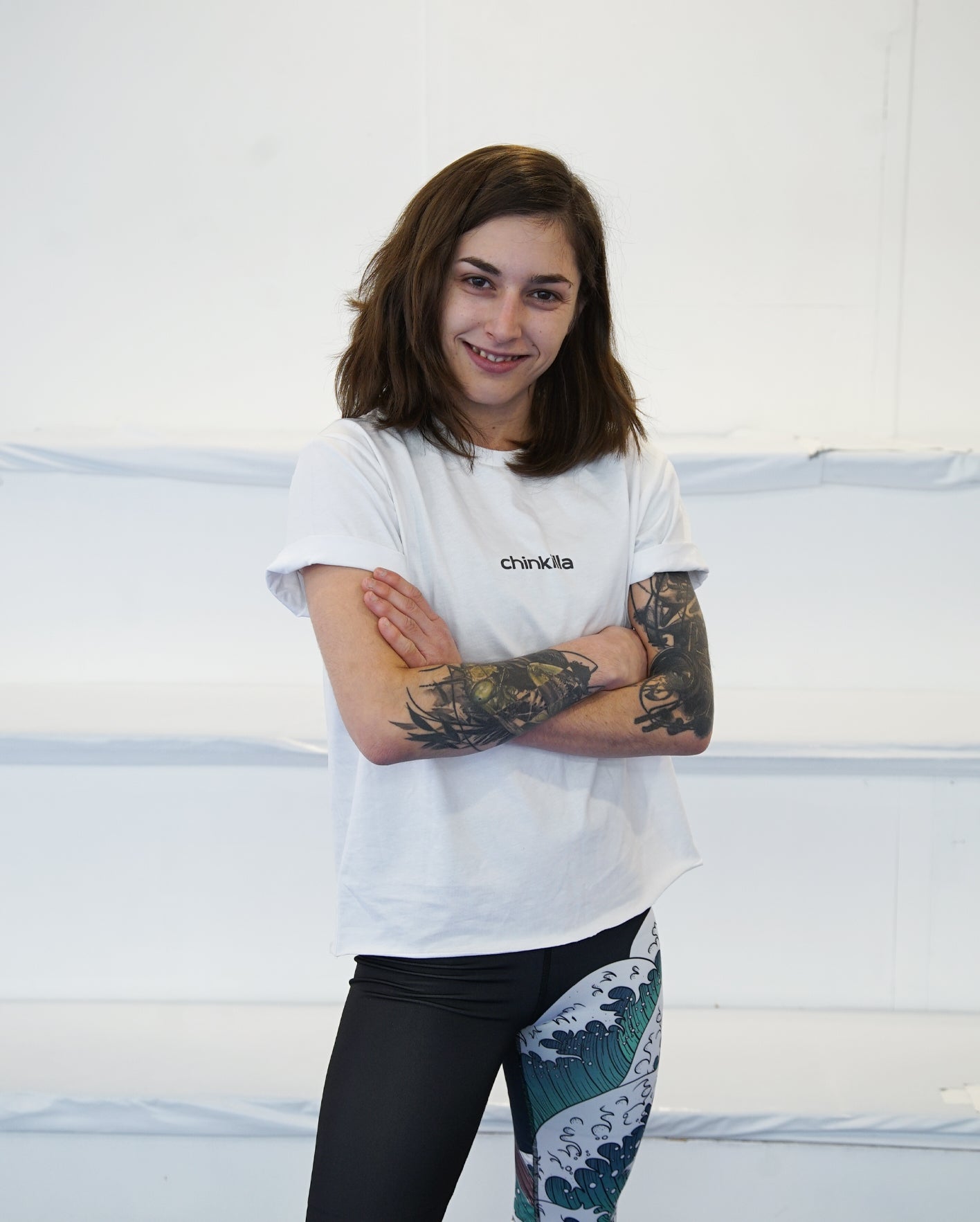 "chinkilla x meerkatsu" Unisex Oversized T-Shirt - White